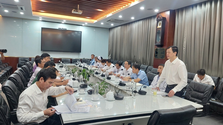 Thứ trưởng Nguyễn Tri Thức làm việc với 3 bệnh viện ở TPHCM để đảm bảo công tác y tế cho dịp lễ 30/4- Ảnh 1. Thứ trưởng Nguyễn Tri Thức làm việc với 3 bệnh viện ở TPHCM để đảm bảo công tác y tế cho dịp lễ 30/4- Ảnh 1.