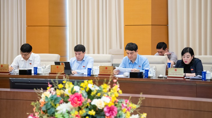 Thường vụ Quốc hội cho ý kiến về hồ sơ đề nghị sửa đổi Hiến pháp- Ảnh 4.