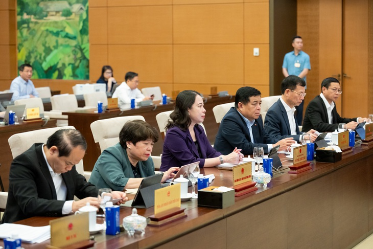 Chủ tịch Quốc hội: Sửa đổi Hiến pháp là nhiệm vụ hệ trọng với khối lượng công việc rất lớn- Ảnh 3. Chủ tịch Quốc hội: Sửa đổi Hiến pháp là nhiệm vụ hệ trọng với khối lượng công việc rất lớn- Ảnh 3.