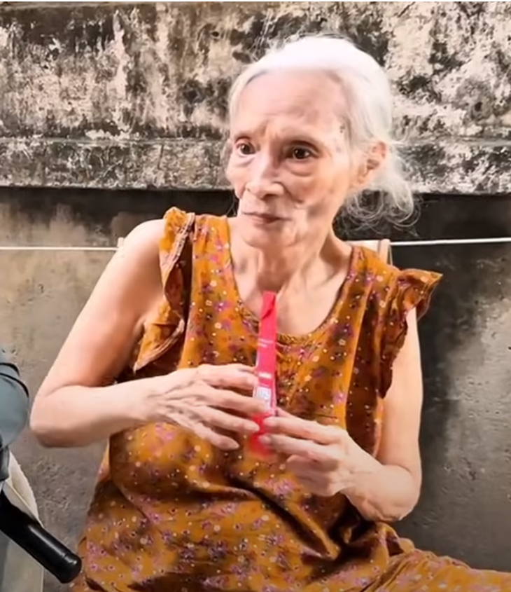 Mất liên lạc với 'quái kiệt sân khấu' Bo Bo Hoàng vì lý do không ai ngờ tới- Ảnh 5.