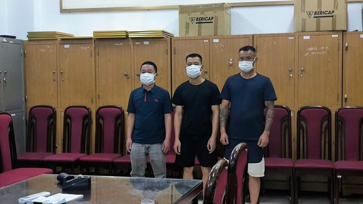Bắt nhóm đối tượng 'Lợn rừng' có dấu hiệu bảo kê vật liệu xây dựng- Ảnh 1. Bắt nhóm đối tượng 'Lợn rừng' có dấu hiệu bảo kê vật liệu xây dựng- Ảnh 1.