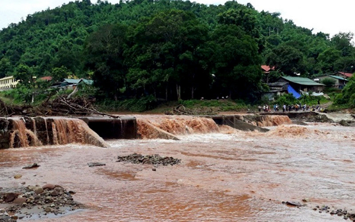Mưa lớn, cảnh báo nguy cơ cao lũ quét, sạt lở đất ở Kon Tum và Lâm Đồng