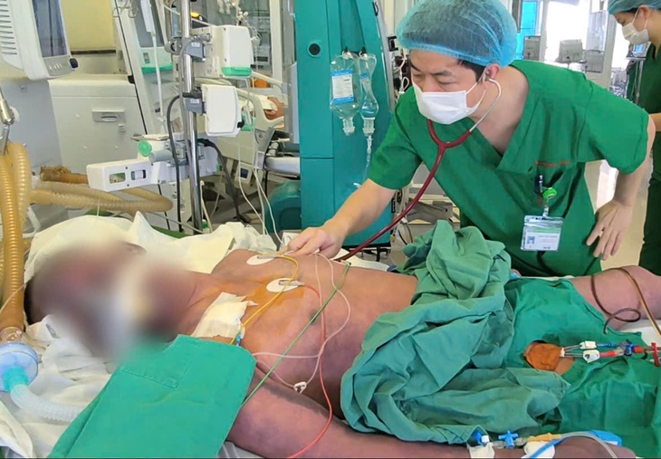 Người đàn ông suýt mất mạng sau 1 tuần ăn lòng lợn- Ảnh 3.