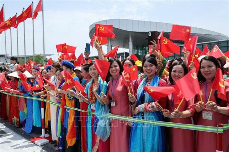 Tổng Bí thư, Chủ tịch nước Trung Quốc Tập Cận Bình đến Hà Nội, bắt đầu chuyến thăm cấp Nhà nước tới Việt Nam- Ảnh 3. Tổng Bí thư, Chủ tịch nước Trung Quốc Tập Cận Bình đến Hà Nội, bắt đầu chuyến thăm cấp Nhà nước tới Việt Nam- Ảnh 3.