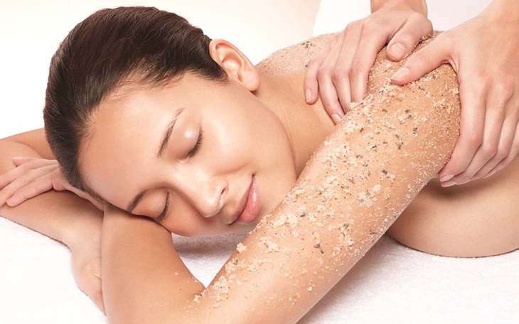 Tẩy da chết bằng cách nào là an toàn?