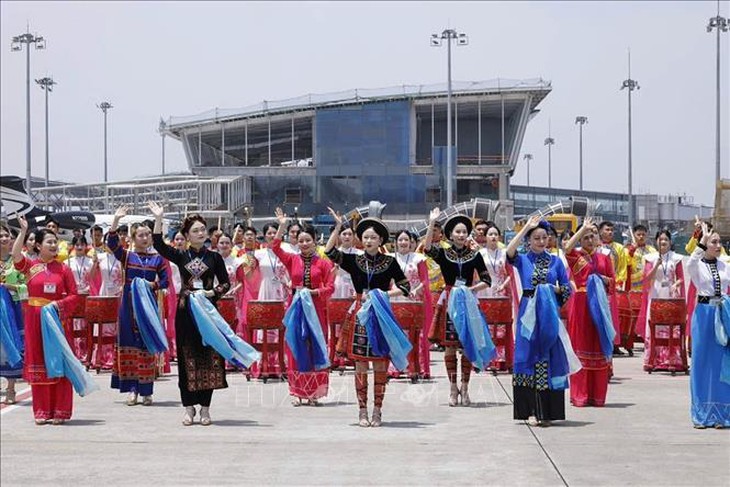 Tổng Bí thư, Chủ tịch nước Trung Quốc Tập Cận Bình đến Hà Nội, bắt đầu chuyến thăm cấp Nhà nước tới Việt Nam- Ảnh 7. Tổng Bí thư, Chủ tịch nước Trung Quốc Tập Cận Bình đến Hà Nội, bắt đầu chuyến thăm cấp Nhà nước tới Việt Nam- Ảnh 7.
