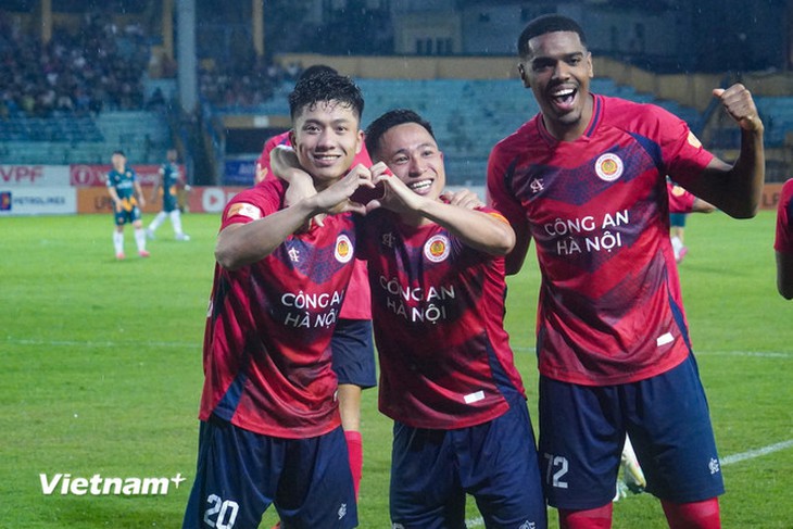 'Giông bão' cho top 4 V-League: Nam Định, Hà Nội FC, Thể Công và Thanh Hóa mất điểm- Ảnh 2.
