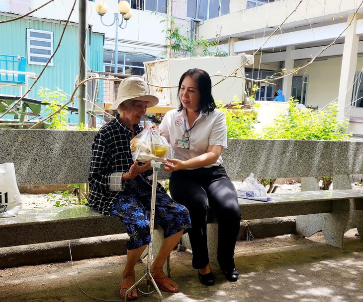 Bếp ăn 0 đồng cho bệnh nhân nghèo ở Khánh Hòa đỏ lửa quanh năm- Ảnh 4.