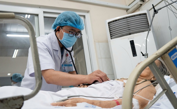 Cụ bà 85 tuổi nguy kịch sau ăn xoài- Ảnh 1.