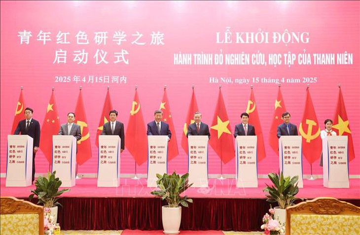 Lãnh đạo Đảng, Nhà nước Việt Nam - Trung Quốc dự Liên hoan giao lưu hữu nghị nhân dân hai nước- Ảnh 10. Lãnh đạo Đảng, Nhà nước Việt Nam - Trung Quốc dự Liên hoan giao lưu hữu nghị nhân dân hai nước- Ảnh 10.