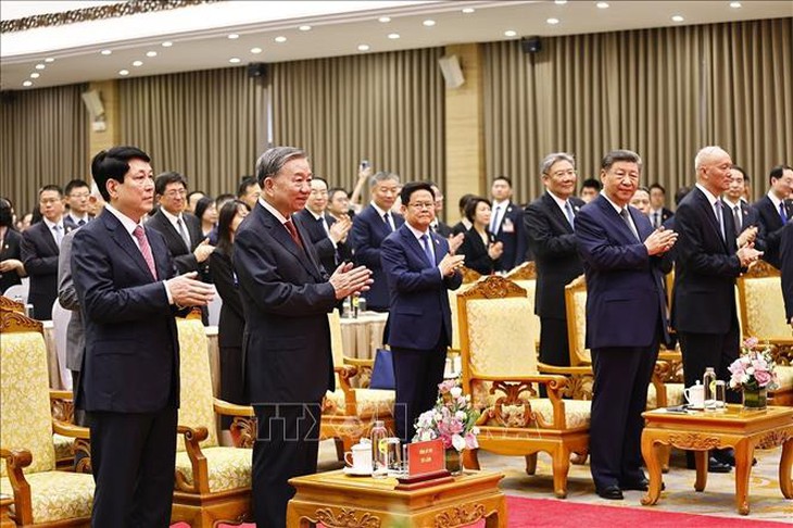 Lãnh đạo Đảng, Nhà nước Việt Nam - Trung Quốc dự Liên hoan giao lưu hữu nghị nhân dân hai nước- Ảnh 5. Lãnh đạo Đảng, Nhà nước Việt Nam - Trung Quốc dự Liên hoan giao lưu hữu nghị nhân dân hai nước- Ảnh 5.