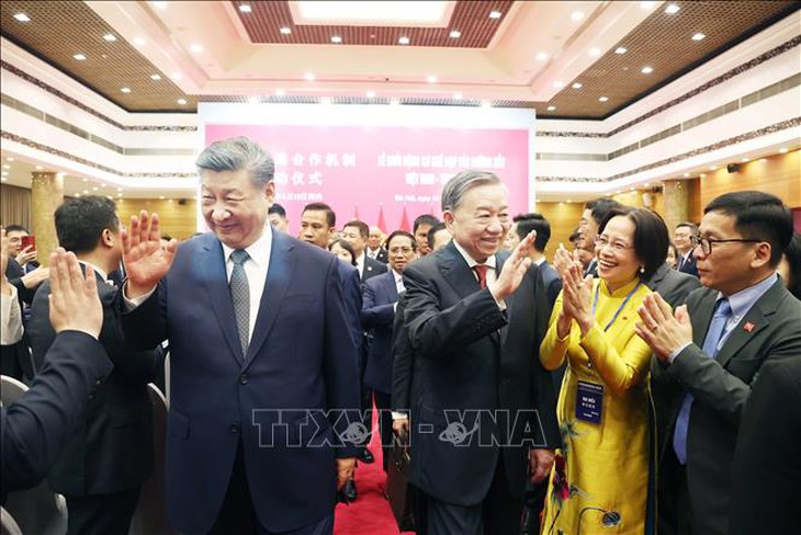 Lãnh đạo Đảng, Nhà nước Việt Nam - Trung Quốc dự Liên hoan giao lưu hữu nghị nhân dân hai nước- Ảnh 4. Lãnh đạo Đảng, Nhà nước Việt Nam - Trung Quốc dự Liên hoan giao lưu hữu nghị nhân dân hai nước- Ảnh 4.