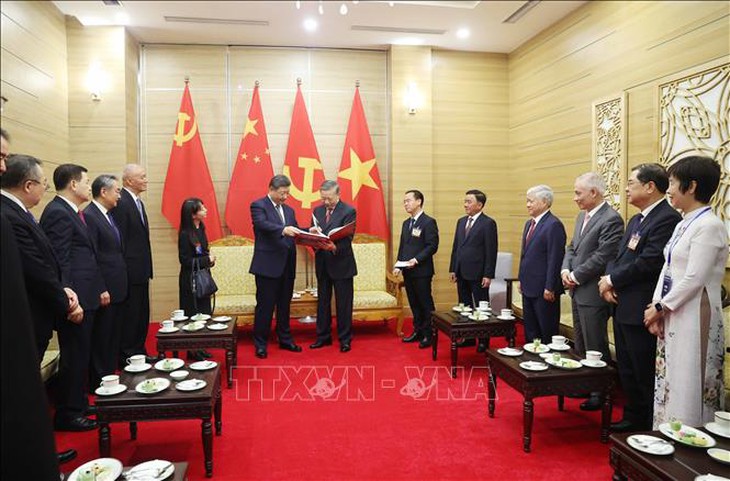 Lãnh đạo Đảng, Nhà nước Việt Nam - Trung Quốc dự Liên hoan giao lưu hữu nghị nhân dân hai nước- Ảnh 15. Lãnh đạo Đảng, Nhà nước Việt Nam - Trung Quốc dự Liên hoan giao lưu hữu nghị nhân dân hai nước- Ảnh 15.