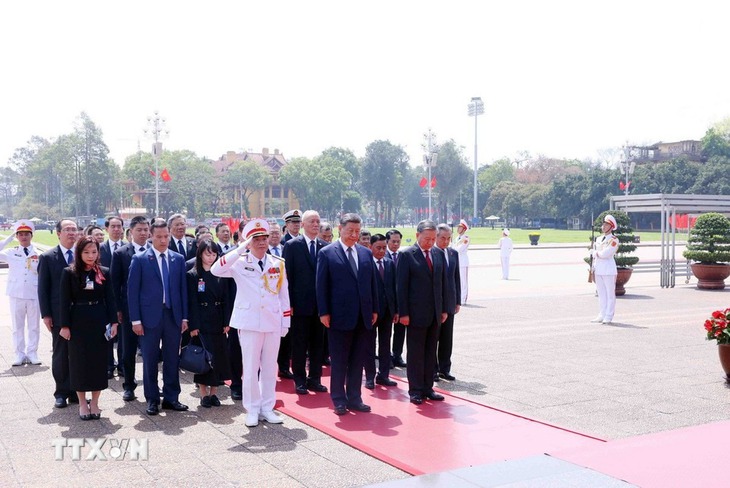 Tổng Bí thư, Chủ tịch nước Trung Quốc Tập Cận Bình vào Lăng viếng Chủ tịch Hồ Chí Minh- Ảnh 3. Tổng Bí thư, Chủ tịch nước Trung Quốc Tập Cận Bình vào Lăng viếng Chủ tịch Hồ Chí Minh- Ảnh 3.