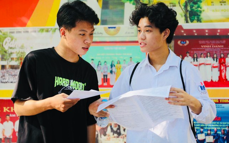 Sĩ tử 2K7 "bỏ túi" ngay hướng dẫn đăng ký thi tốt nghiệp THPT 2025 trực tuyến