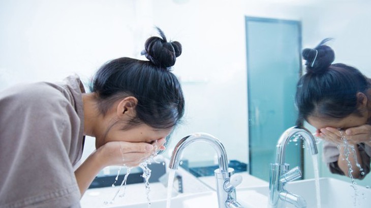 Cách dùng miếng dán trị mụn trứng cá- Ảnh 3.