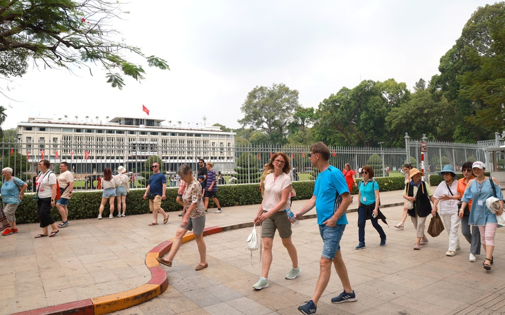 Nắng nóng diện rộng nhiều địa phương trên cả nước