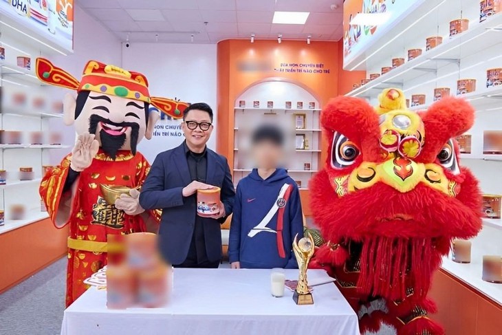 BTV Quang Minh xin lỗi, coi việc quảng cáo sữa là bài học cay đắng- Ảnh 1. BTV Quang Minh xin lỗi, coi việc quảng cáo sữa là bài học cay đắng- Ảnh 1.