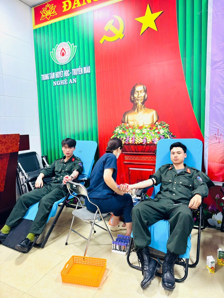 Công an nhân dân lan tỏa yêu thương từ những giọt máu hồng- Ảnh 3. Công an nhân dân lan tỏa yêu thương từ những giọt máu hồng- Ảnh 3.