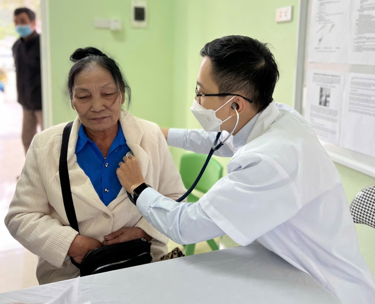 Liệt nửa người: Nguyên nhân, triệu chứng, phòng ngừa và điều trị- Ảnh 1.