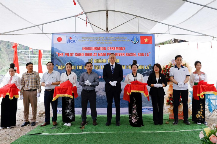 Khánh thành đập phòng chống rủi ro lũ quét và sạt lở đất đầu tiên ở Việt Nam- Ảnh 2.