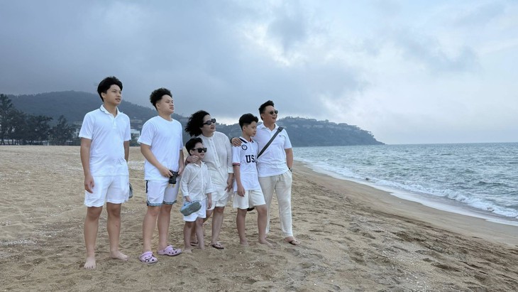 BTV Quang Minh từng nói gì về thu nhập của MC và nghề tay trái?- Ảnh 8. BTV Quang Minh từng nói gì về thu nhập của MC và nghề tay trái?- Ảnh 8.