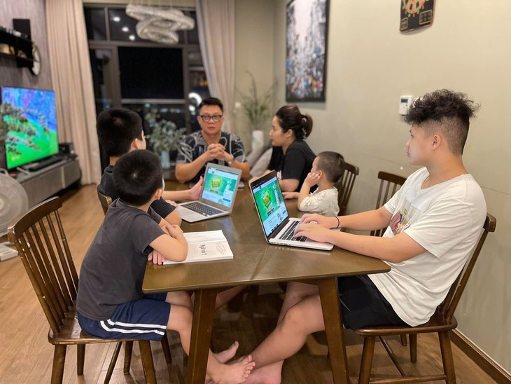 BTV Quang Minh từng nói gì về thu nhập của MC và nghề tay trái?- Ảnh 7. BTV Quang Minh từng nói gì về thu nhập của MC và nghề tay trái?- Ảnh 7.