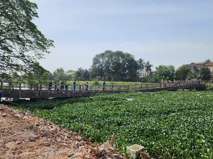 Cây cầu hơn 50 năm đã xuống cấp nghiêm trọng.