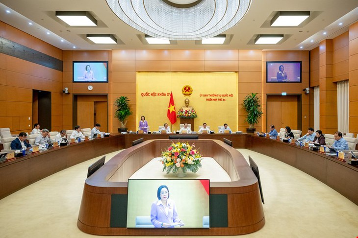 Bộ Nội vụ: Chưa có căn cứ, cơ sở để đề xuất thực hiện điều chỉnh lương cơ sở trong 2026- Ảnh 1.