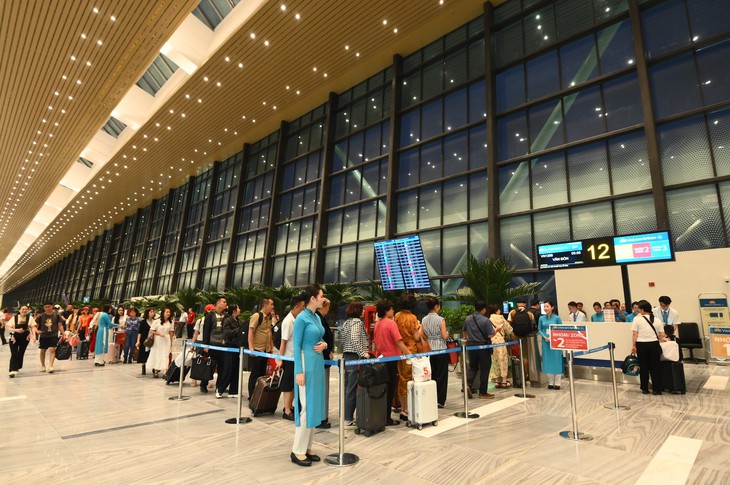 105 hành khách 'mở hàng' nhà ga T3 Tân Sơn Nhất- Ảnh 3.