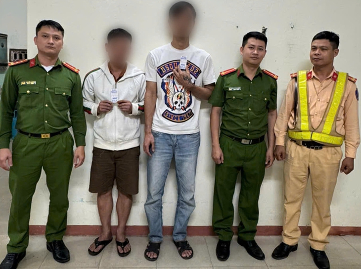 Tóm gọn tài xế dương tính ma túy bỏ chạy bất thành- Ảnh 1. Tóm gọn tài xế dương tính ma túy bỏ chạy bất thành- Ảnh 1.