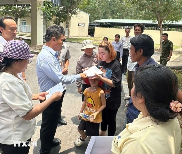 Tai nạn lao động tại Bình Dương: Thăm hỏi, hỗ trợ gia đình 3 công nhân tử vong- Ảnh 1. Tai nạn lao động tại Bình Dương: Thăm hỏi, hỗ trợ gia đình 3 công nhân tử vong- Ảnh 1.