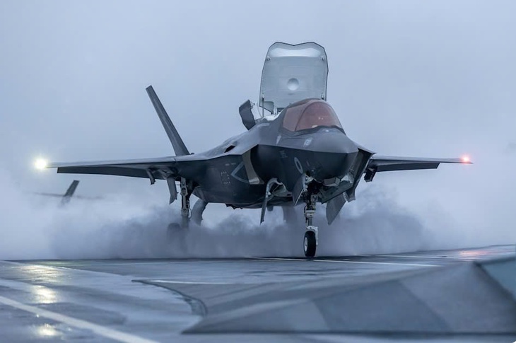 F-35 dẫn đường cho đòn đánh chuẩn xác của NATO- Ảnh 1.
