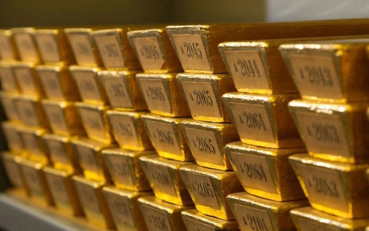 Giá vàng thế giới lập đỉnh mới, tiến gần đến mốc 3.333 USD mỗi ounce