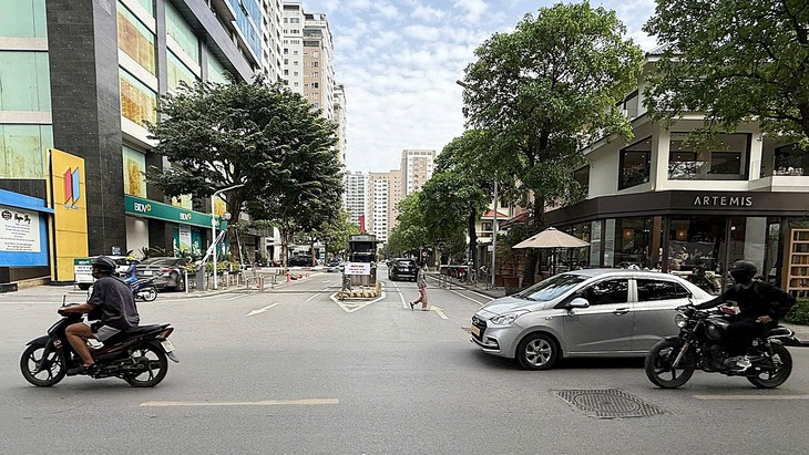 Hà Nội: Hàng loạt khu đô thị 'quay lưng’ với hạ tầng, gây nghẽn tắc giao thông- Ảnh 2.