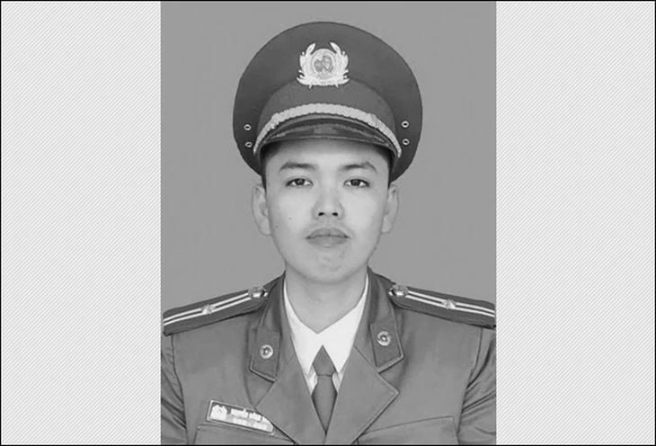 Cấp Bằng 'Tổ quốc ghi công' cho chiến sĩ hy sinh khi truy bắt tội phạm ma túy tại Quảng Ninh- Ảnh 1. Cấp Bằng 'Tổ quốc ghi công' cho chiến sĩ hy sinh khi truy bắt tội phạm ma túy tại Quảng Ninh- Ảnh 1.