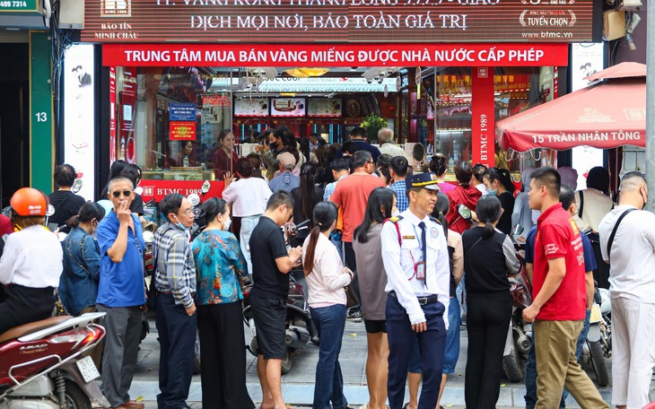 Phó Thủ tướng chỉ đạo thực hiện ngay các giải pháp ổn định thị trường vàng