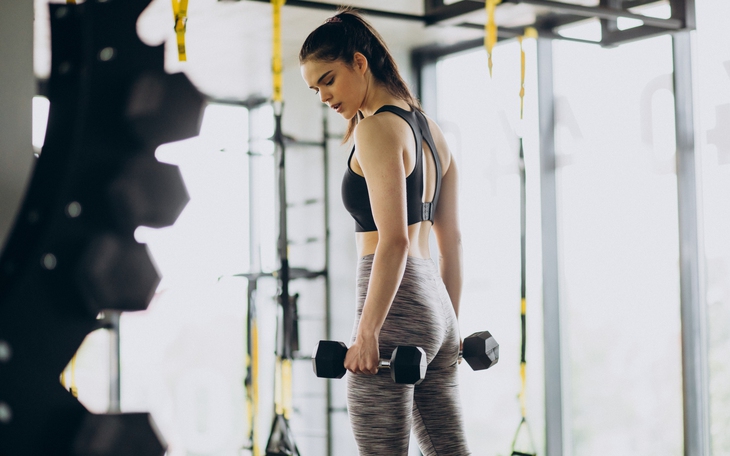 Tập gym có khiến chị em 'vai u thịt bắp'?