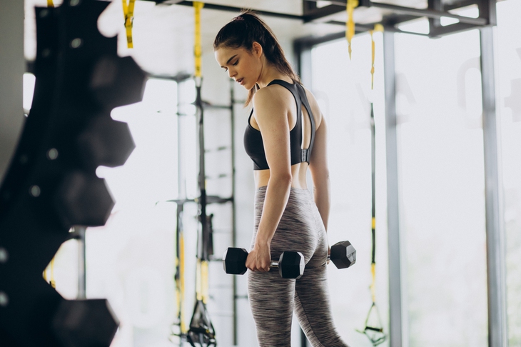 Tập gym có khiến chị em 'vai u thịt bắp'?- Ảnh 2. Tập gym có khiến chị em 'vai u thịt bắp'?- Ảnh 2.