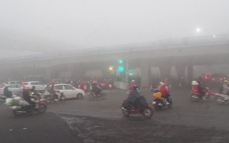 Sáng nay Hà Nội mù mịt vì ô nhiễm không khí