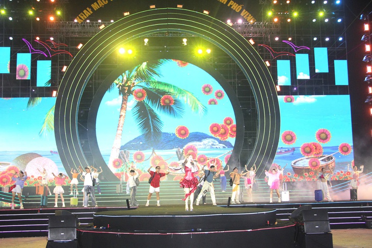 'Cửa Lò bình minh tỏa sáng'- Ảnh 1.