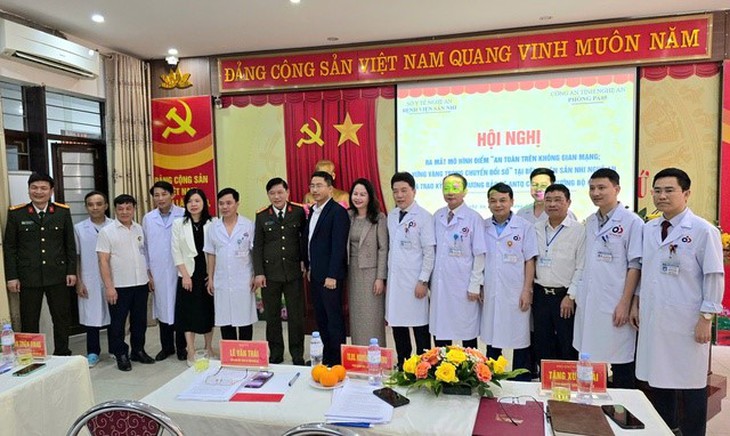 Ra mắt mô hình điểm 'An toàn trên không gian mạng, vững vàng trong chuyển đổi số' tại Bệnh viện Sản Nhi Nghệ An- Ảnh 2.