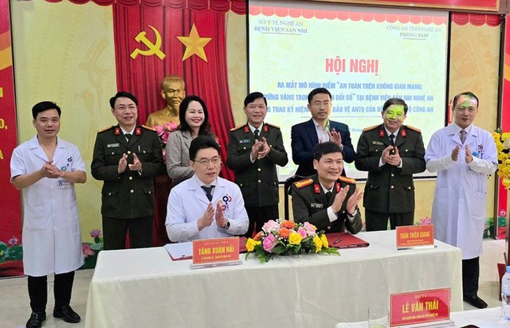 Ra mắt mô hình điểm 'An toàn trên không gian mạng, vững vàng trong chuyển đổi số' tại Bệnh viện Sản Nhi Nghệ An- Ảnh 4.