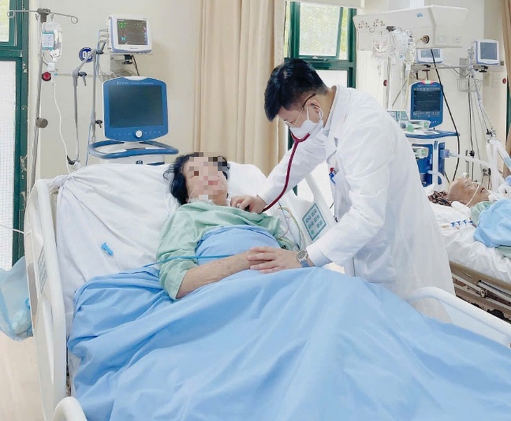 Cứu bệnh nhân cao tuổi tắc động mạch phổi cấp có biến chứng sốc- Ảnh 3. Cứu bệnh nhân cao tuổi tắc động mạch phổi cấp có biến chứng sốc- Ảnh 3.