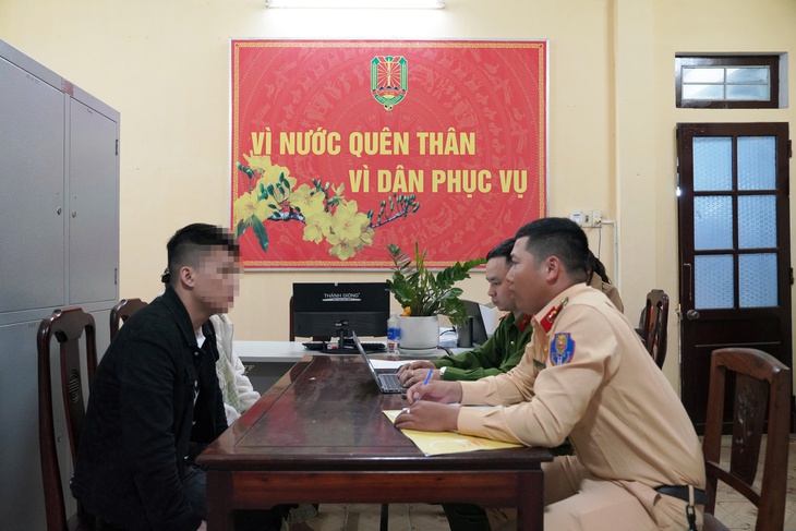Diễn biến mới nhất vụ thanh niên đánh người sau va chạm giao thông ở Huế- Ảnh 1. Diễn biến mới nhất vụ thanh niên đánh người sau va chạm giao thông ở Huế- Ảnh 1.