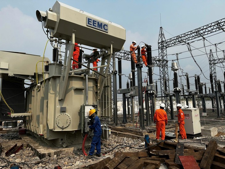 Nhiều phương án đảm bảo cung cấp điện khu vực phía Nam- Ảnh 1.