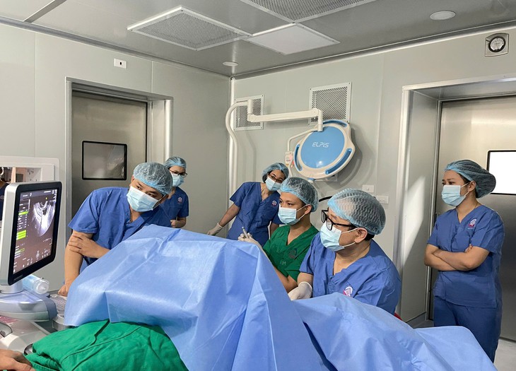 Từ những chuyến đi xa, Bệnh viện Sản Nhi Lào Cai vươn tầm cao mới- Ảnh 2. Từ những chuyến đi xa, Bệnh viện Sản Nhi Lào Cai vươn tầm cao mới- Ảnh 2.