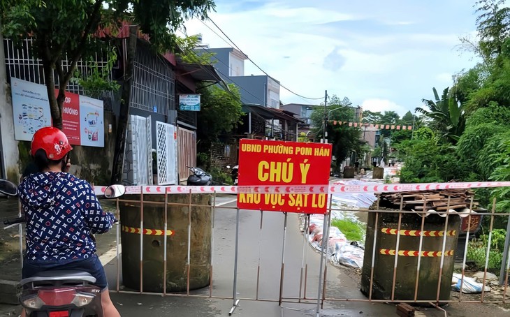 Lào Cai công bố tình huống khẩn cấp về thiên tai khu vực sạt lở- Ảnh 2.