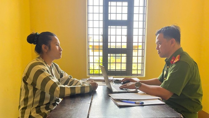 Bắt chủ tiệm cắt tóc kiêm chủ nhóm kín môi giới mại dâm với hơn 4.000 thành viên- Ảnh 2. Bắt chủ tiệm cắt tóc kiêm chủ nhóm kín môi giới mại dâm với hơn 4.000 thành viên- Ảnh 2.