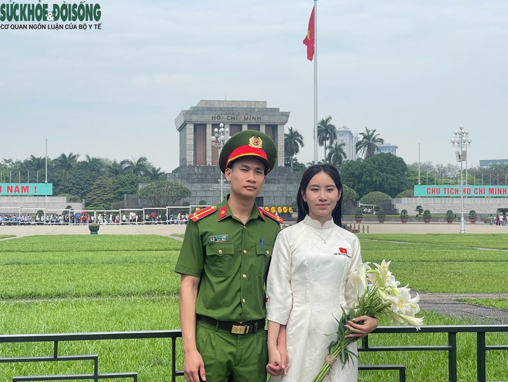 Không khí lễ hội tại Quảng trường Ba Đình trước ngày lễ 30/4 và 1/5- Ảnh 5.